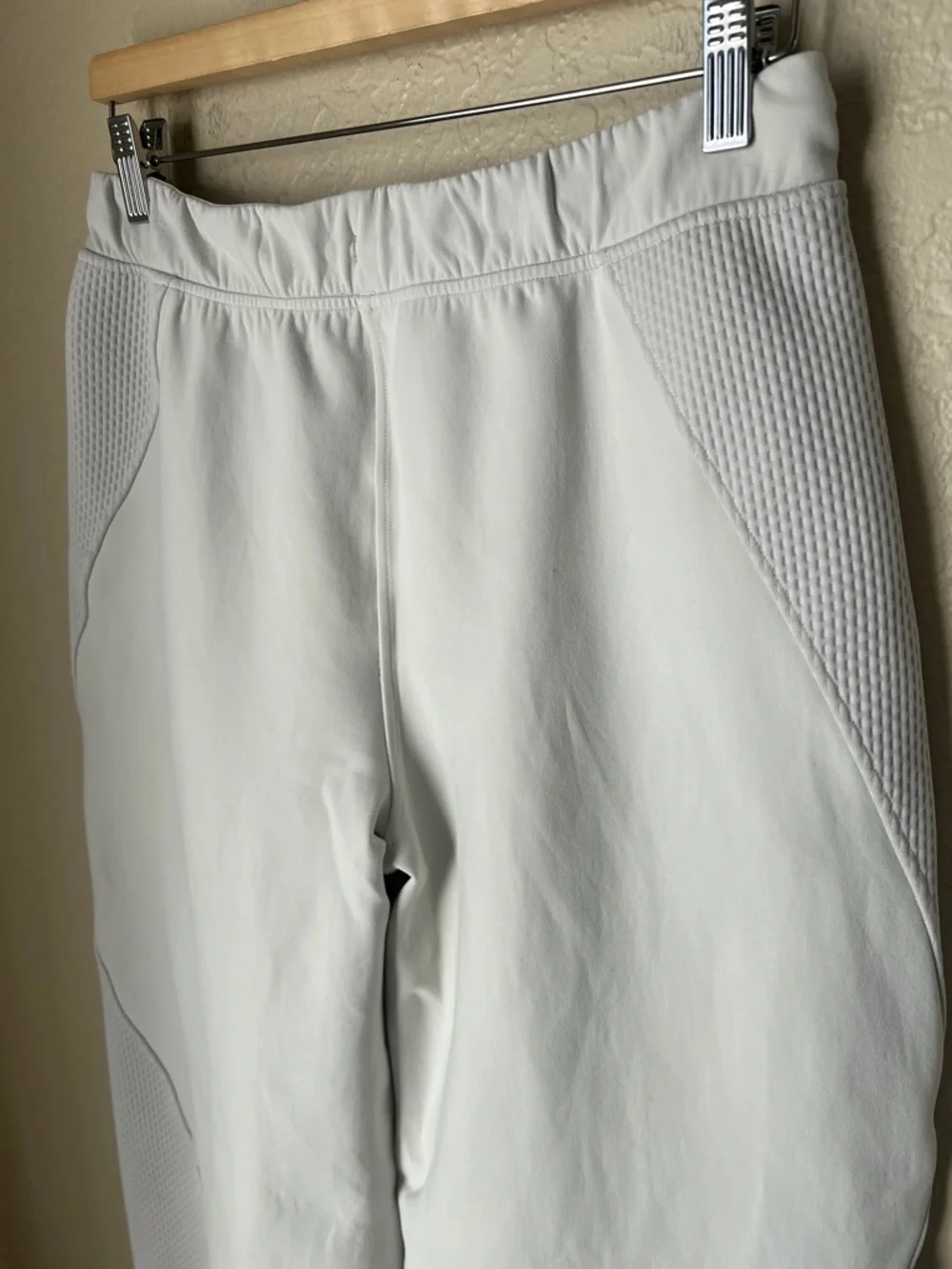 Lululemon ivory mixed fabric relaxed taper pants - Picture 7 of 10